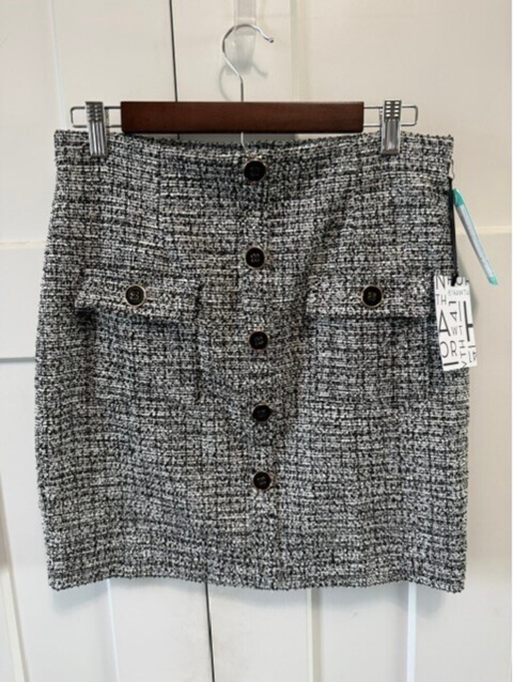 NWT 41 Hawthorn tweed black and white button skirt size medium